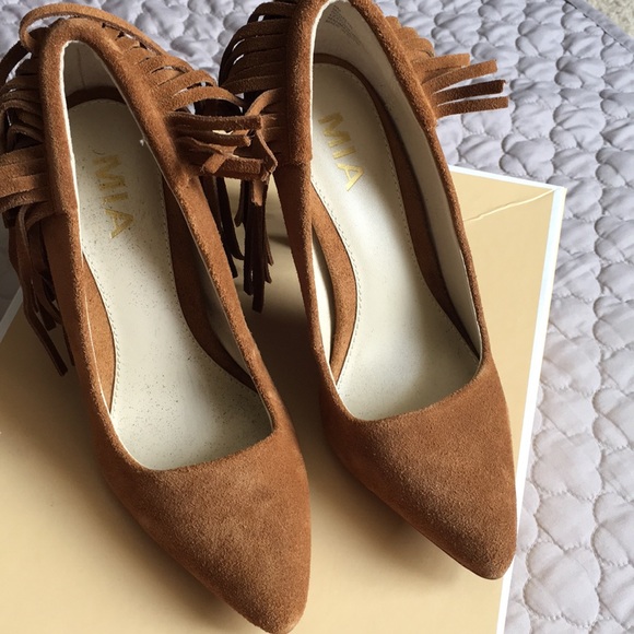 MIA tan shoes - Picture 3 of 3